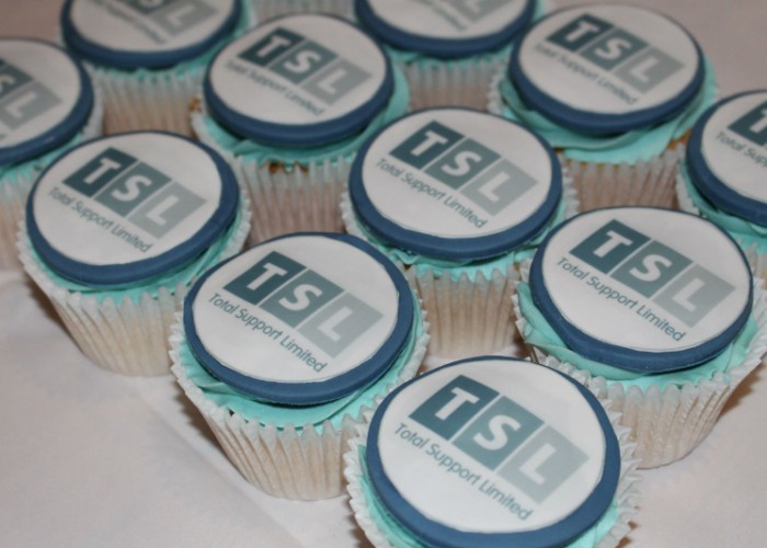 corporate-branded-cupcakes